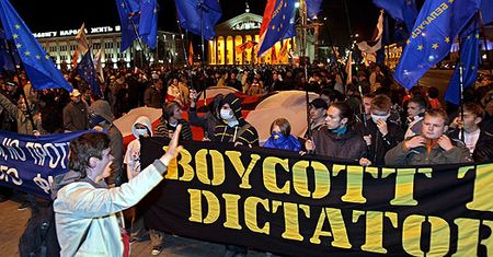 Przeciw "jedynie słusznej partii"