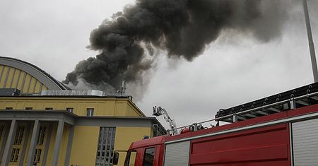 Pożar hali sportowej w Łodzi