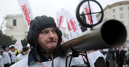 Z armatą pod Sejm!
