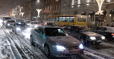 Śnieg sparaliżował Warszawę - zdjęcia