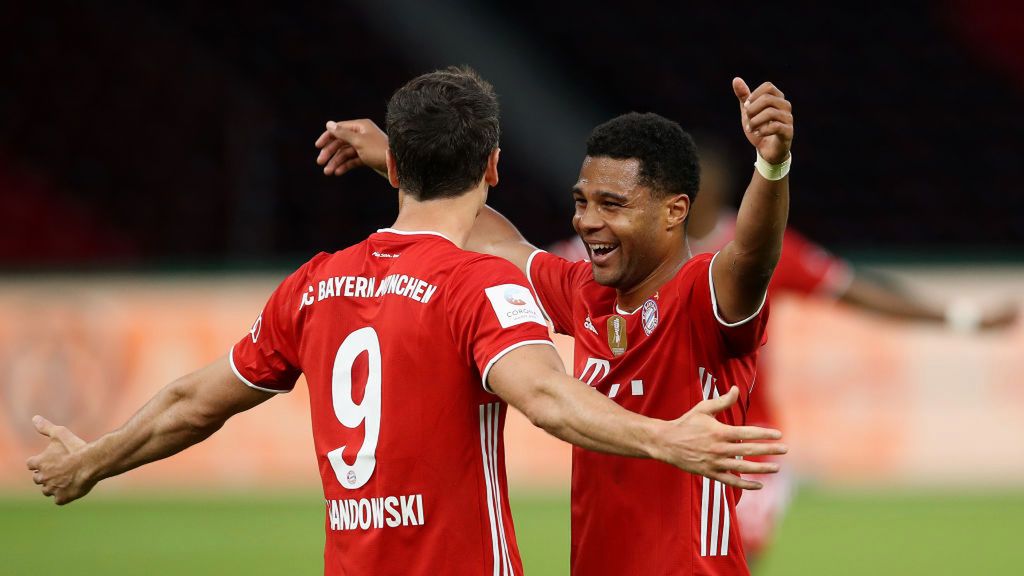 Zdjęcie okładkowe artykułu: Getty Images / Alexander Hassenstein / Na zdjęciu: Serge Gnabry i Robert Lewandowski