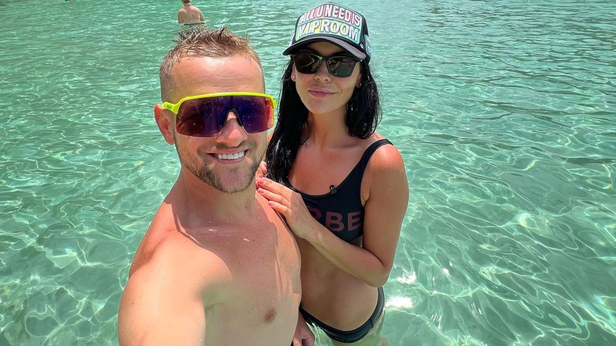 Zdjęcie okładkowe artykułu: Instagram / Artiom Łaguta / Artiom Łaguta na wakacjach z żoną Aveliną (zdjęcie archiwalne)