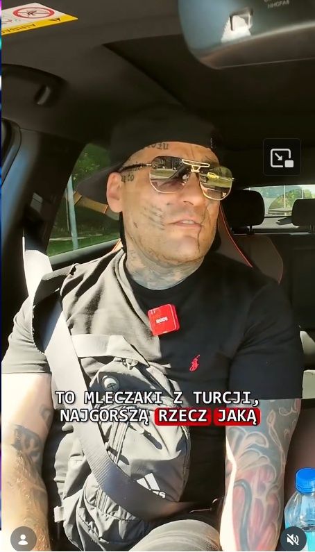 Popek zmienił kolor zębów 