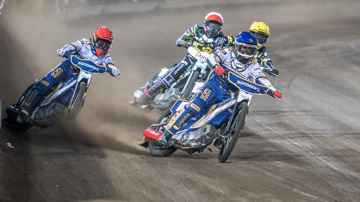 WP SportoweFakty / Michał Chęć / Na zdjęciu: Bartosz Zmarzlik (czerwony), Fredrik Lindgren (niebieski)