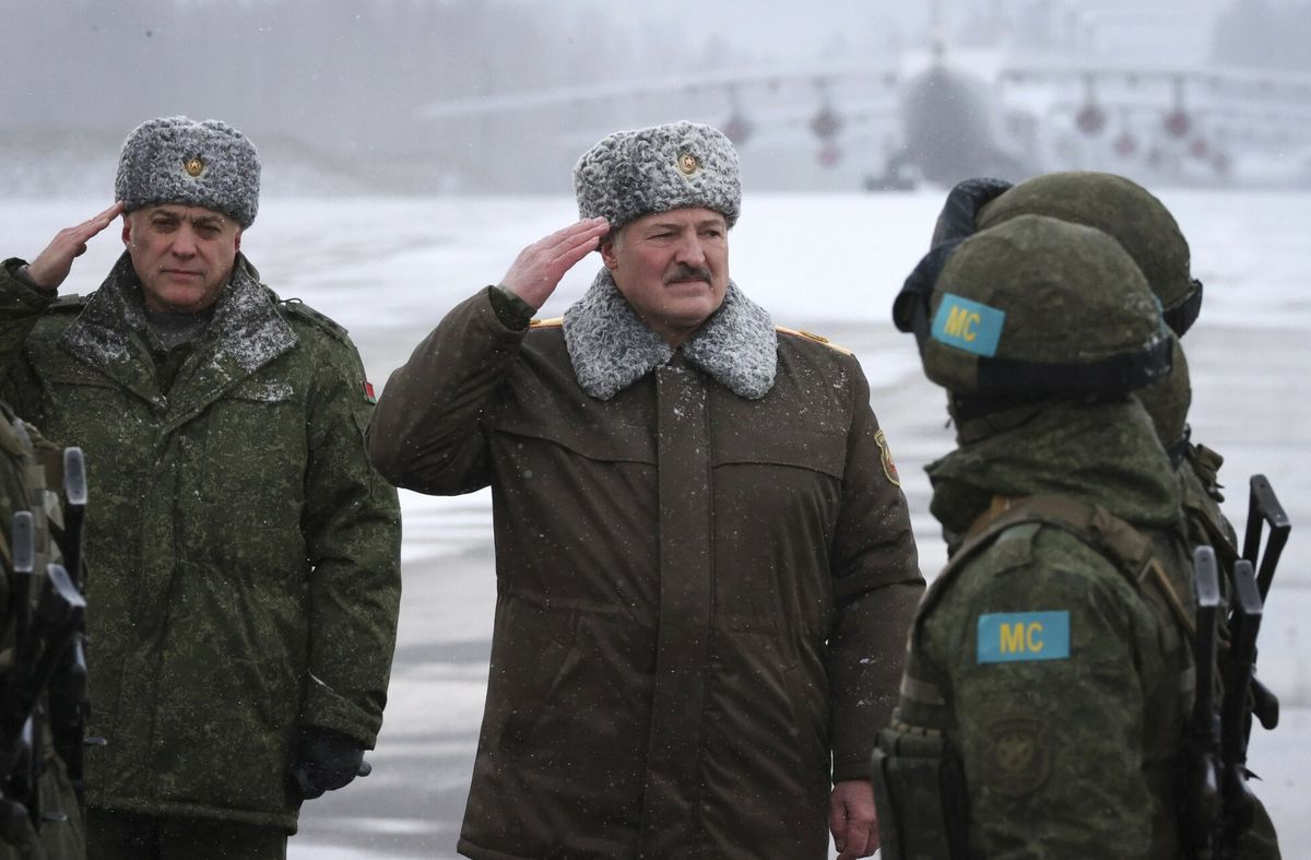 Dekret Łukaszenki. Białoruś powołuje oficerów 