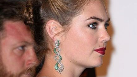 Aktorka umie eksponować swoje wdzięki