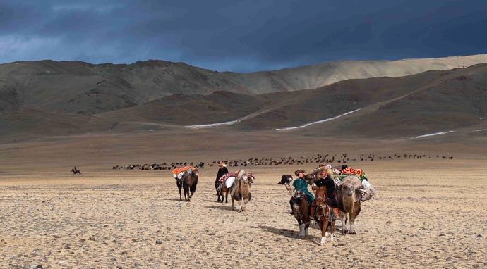 Mongolia. Pomiędzy niebem a ziemią