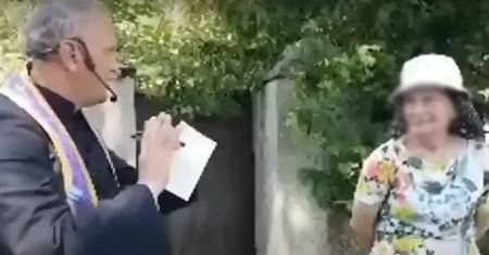 Zapytała tylko o kawę. Oto reakcja księdza. Nagranie z pielgrzymki