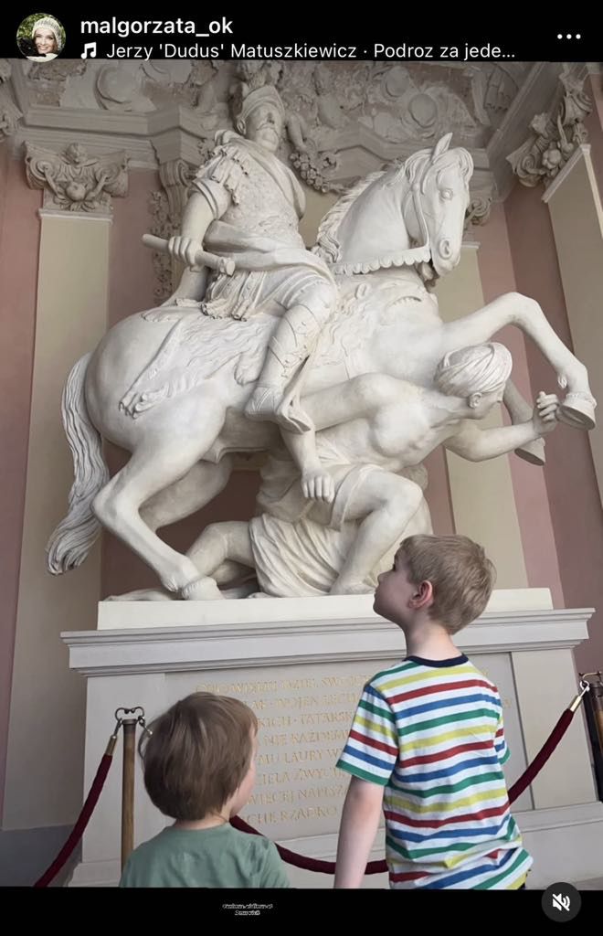 Małgorzata Ostrowska-Królikowska relacjonuje majówkę z wnukami
