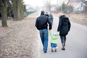 Część rodziców dostanie od rządu 400 zł. Od kwietnia rusza nabór wniosków do nowego programu