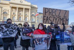 Warszawa. Protest pod Komendą Stołeczną Policji. Sprzeciw wobec brutalizacji