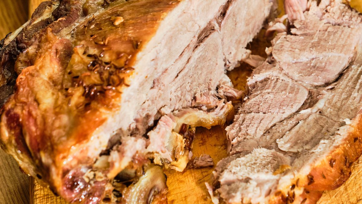 Pieczona karkówka z ziołami posmakuje każdemu