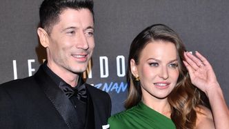 Anna Lewandowska gra nogą w sukience za 8 TYSIĘCY na premierze filmu o Robercie Lewandowskim (ZDJĘCIA)