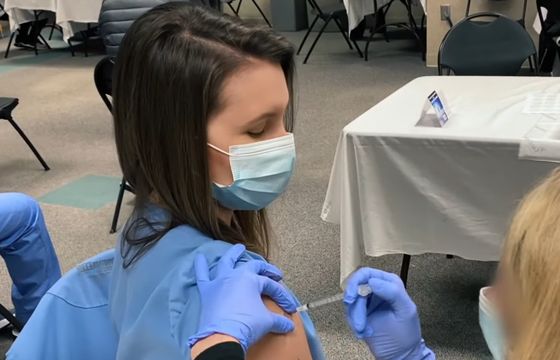 Budweiser rezygnuje reklamy przy Super Bowl, woli promować szczepienia przeciw COVID-19