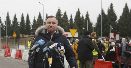Prezydent Duda: rosyjskie wojska i czołgi cały czas gromadzą się w pobliżu Kijowa