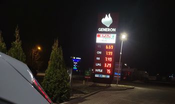 8 zł za litr stało się faktem. Czytelnik wysłał zdjęcie