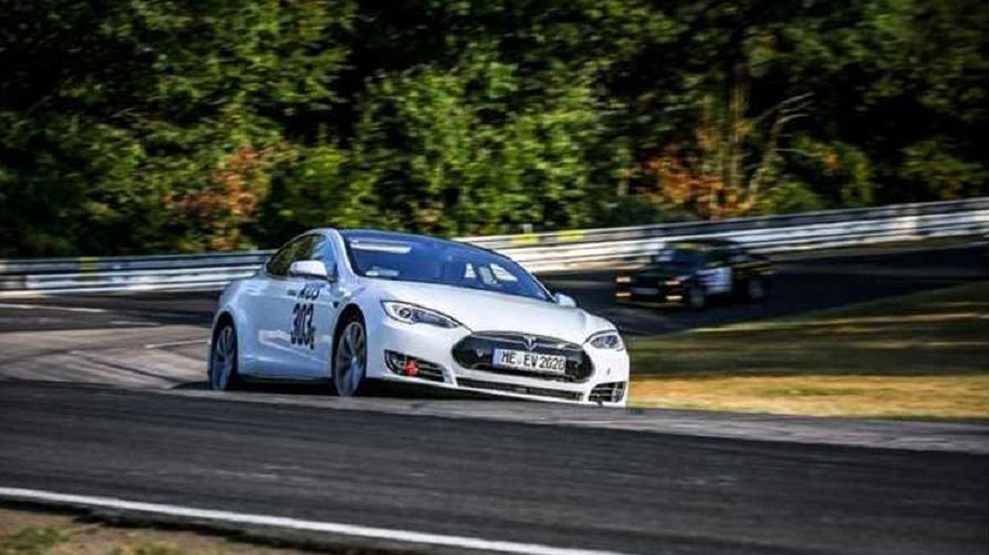 Tesla Model S jest autem, które gościło już na niemieckim torze. Nigdy jednak oficjalnie.