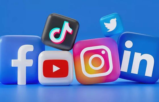 Krytykują, ale się zastosują. Zakaz mediów społecznościowych dla dzieci