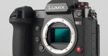 Panasonic LUMIX S1H: Kręci w 6K, ma wentylator i kosztuje 15 tysięcy złotych [RECENZJA]