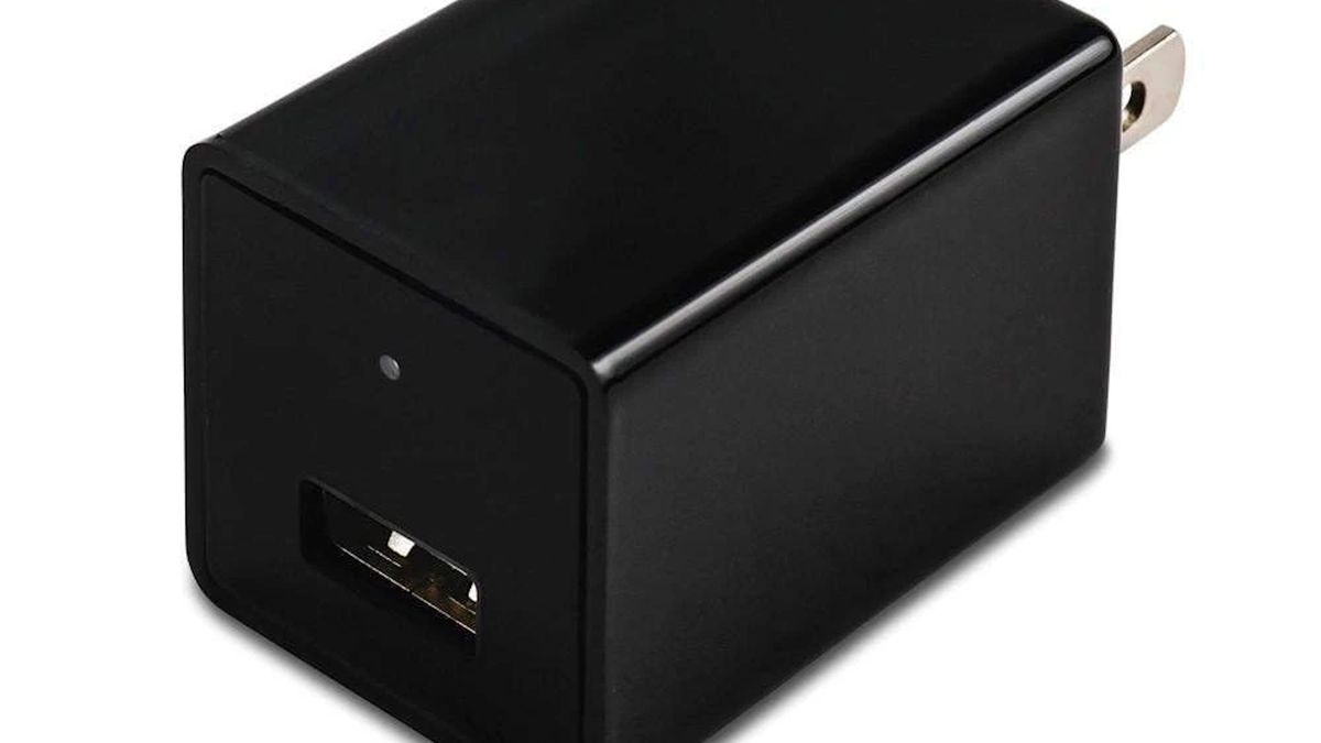 Tajny monitoring w domu. Kamera udaje ładowarkę USB i nawet zasili telefon 1