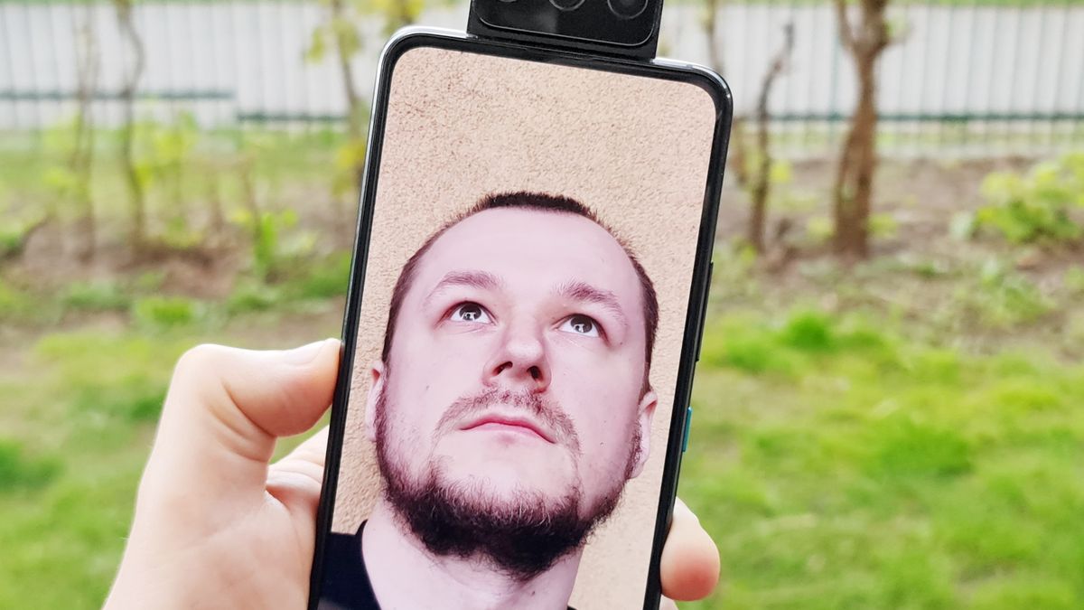 Smartfon inny niż (prawie) wszystkie. ASUS Zenfone 8 Flip: test 1