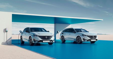 Peugeot E-308 wygląda jak spalinowy, ale pod maską skrywa wydajnego elektryka