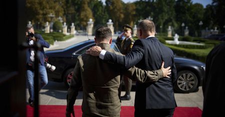 Relacje polsko-ukraińskie. Sondaż wskazuje niepokojący trend