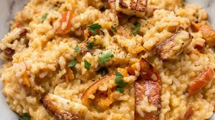 Kremowe risotto z kawałkami pieczonej dyni. Prosty przepis, a na talerzu uczta