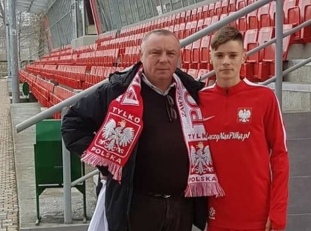 Krzysztof i Nicola Zalewscy. Zawodnik debiutował w kadrze do lat 16, później występował w starszych rocznikach, aż dotarł do seniorskiej reprezentacji