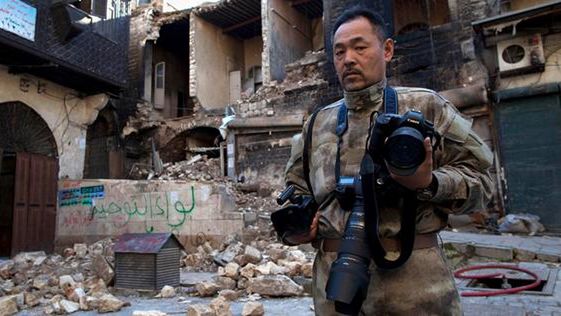 Czy na wojnie można być fotografem turystą? 1