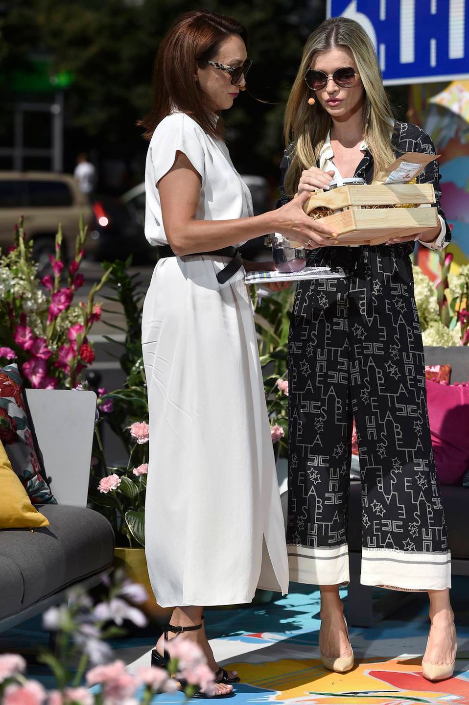 Anna Kalczyńska i Joanna Krupa -  Gwiazdy w plenerowym studiu Dzień Dobry TVN