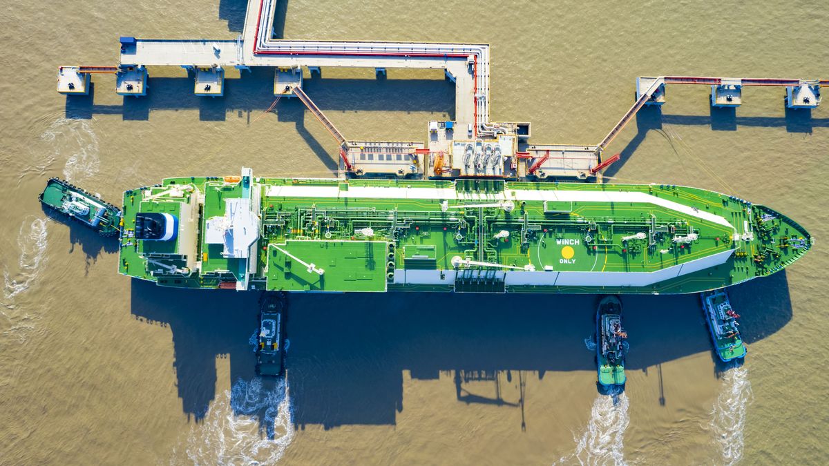 QIDONG, CHINA - DECEMBER 05 2021: A ship carrying LNG from Australia works at the pier of an LNG station belonging to Guanghui Energy in Qidong city in east Chinas Jiangsu province Sunday, Dec. 05, 2021. (Photo credit should read Feature China/Future Publishing via Getty Images)