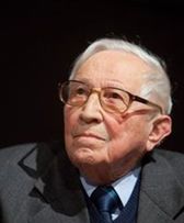 Pomorski: Różewicz - poeta, który uczył nas mówić