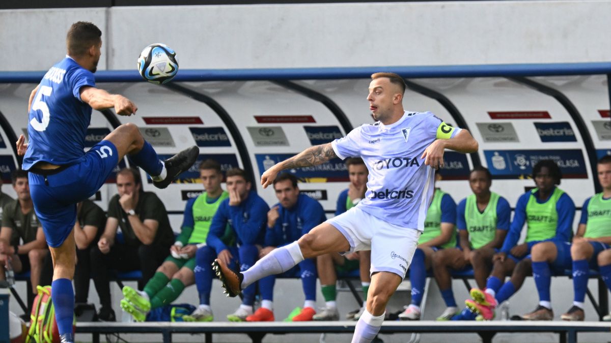 PAP / Marcin Bielecki / Kamil Grosicki w meczu Pogoni Szczecin z KAA Gent