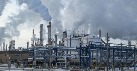 Konflikt na Bliskim Wschodzie. Rośnie kolejka po ropę z Kanady