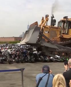 900 motocykli trafiło pod buldożer – amerykański wymiar sprawiedliwości w akcji
