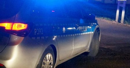 Śląskie. Wybrał się w podróż pijany, bez uprawnień i nieoświetlonym ciągnikiem