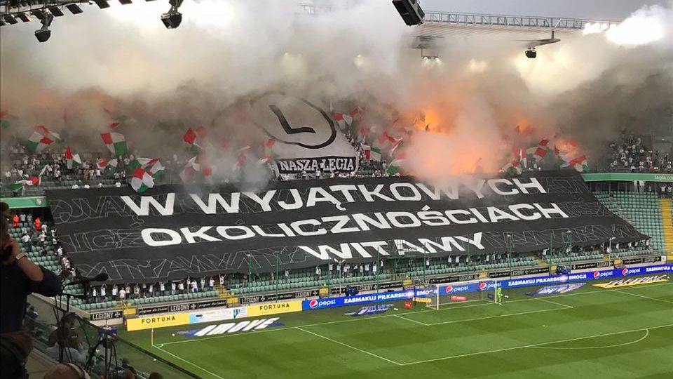 Kibice Legii podczas meczu ze Śląskiem Wrocław