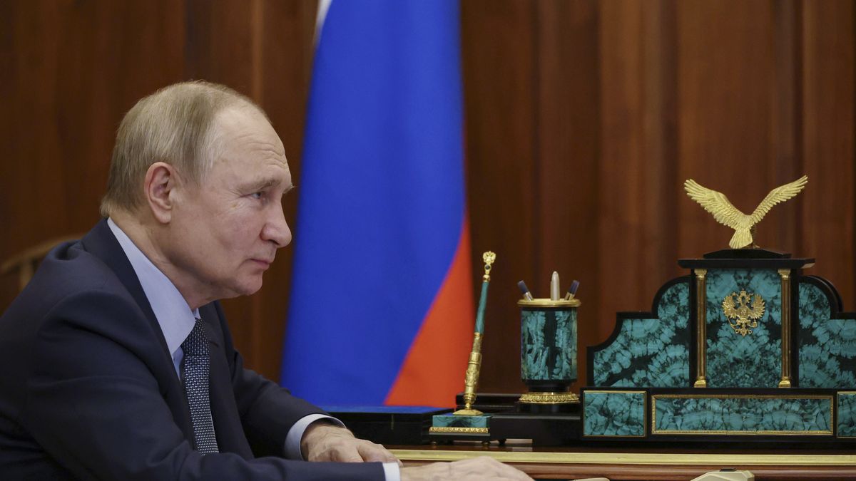 Russian President Vladimir Putin meets with the head of the Federal Financial Monitoring Service (Rosfinmonitoring) Yury Chikhanchin (not pictured) at the Kremlin in Moscow, Russia, 09 March 2023. EPA/MIKHAEL KLIMENTYEV/SPUTNIK/KREMLIN POOL MANDATORY CREDIT Dostawca: PAP/EPA.