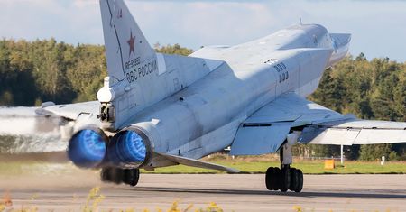 Przelot rosyjskich bombowców. Szczegóły manewrów Zapad-2025