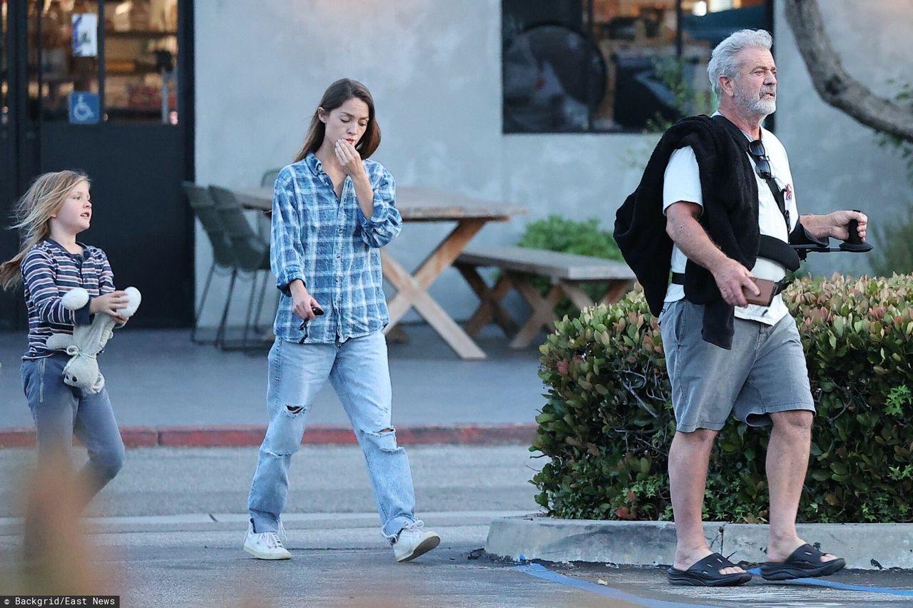 Mel Gibson with his partner and son