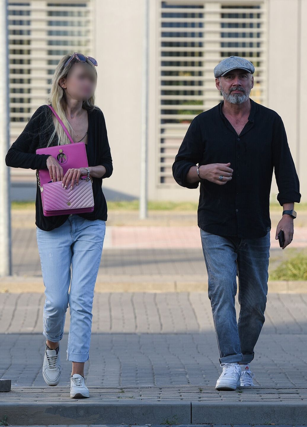 Jacek Kopczyński przybył na premierę z nową partnerką