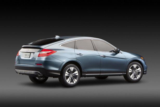 Honda Accord Crosstour subtelnie odświeżona po 2 latach produkcji [Nowy Jork 2012]