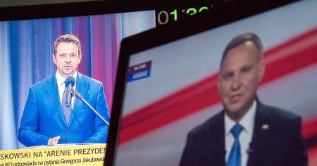 Wybory prezydenckie 2020. Sondaże bliższe Trzaskowskiemu, bukmacherzy ze wskazaniem na Dudę