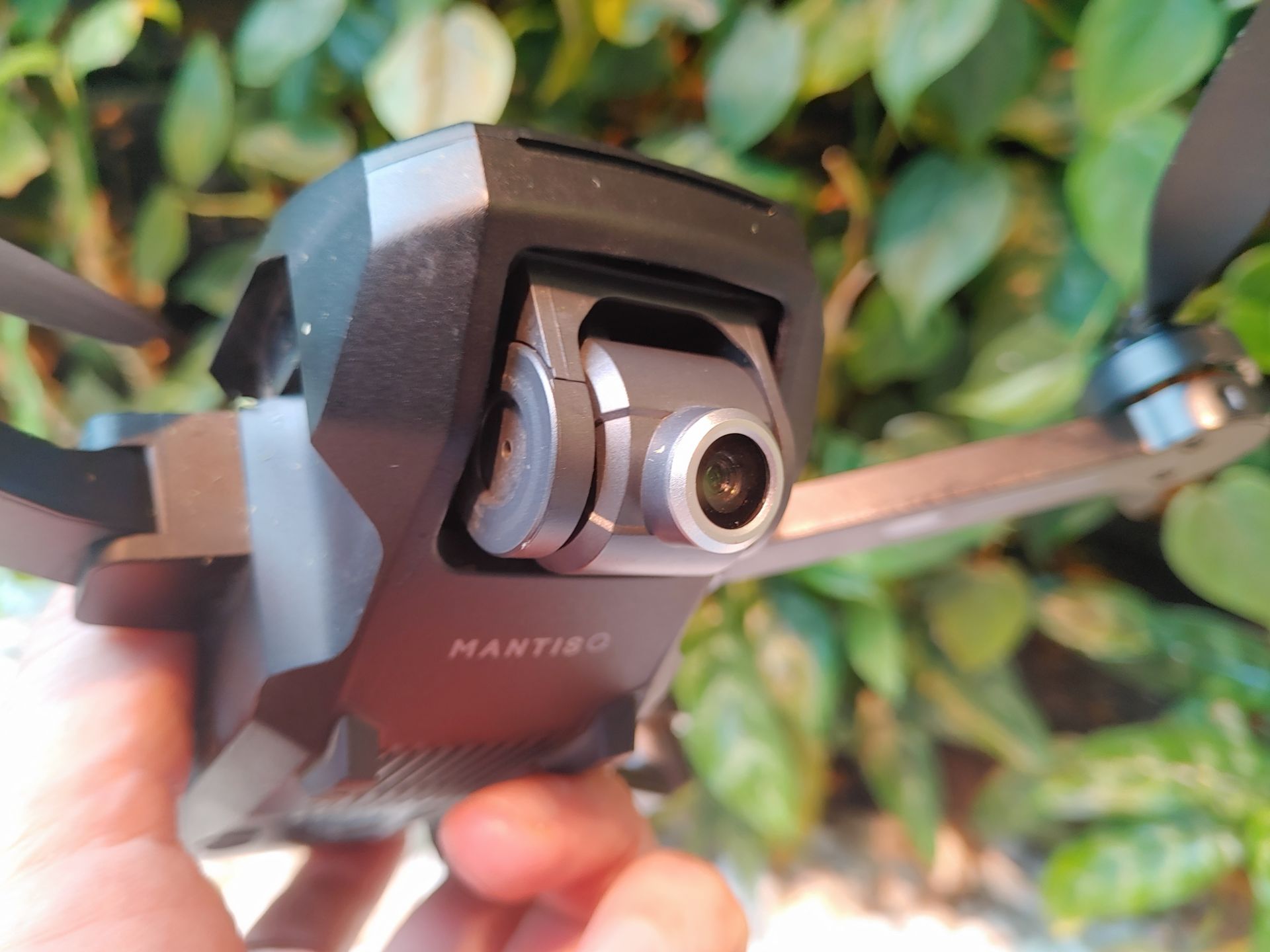 Dron Yuneec Mantis Q. Tani, ale czy wart swojej ceny? Sprawdzamy 4