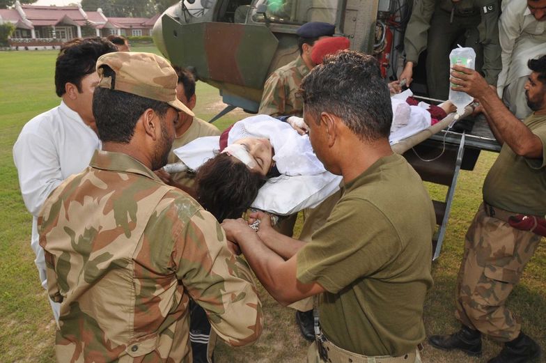 Terroryzm w Pakistanie. Zamachowiec zabił 15 osób i ranił dziesiątki innych
