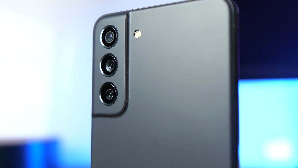 Samsung Galaxy S21 FE rozpakowany. Co tam, że jeszcze nie było premiery 1