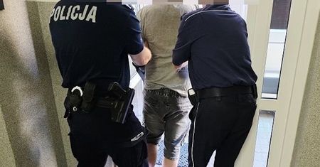 Policjant miał złamać nos podejrzanemu. Usłyszał zarzuty