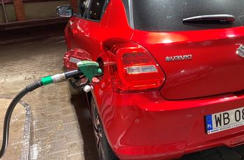 Podwyżki na stacjach paliw. Benzyna najdroższa od 2022 r. Diesel - od miesięcy