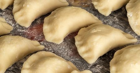 To najlepsza mąka na pierogi. Wychodzą miękkie, bardzo delikatne, ale się nie rozwalają